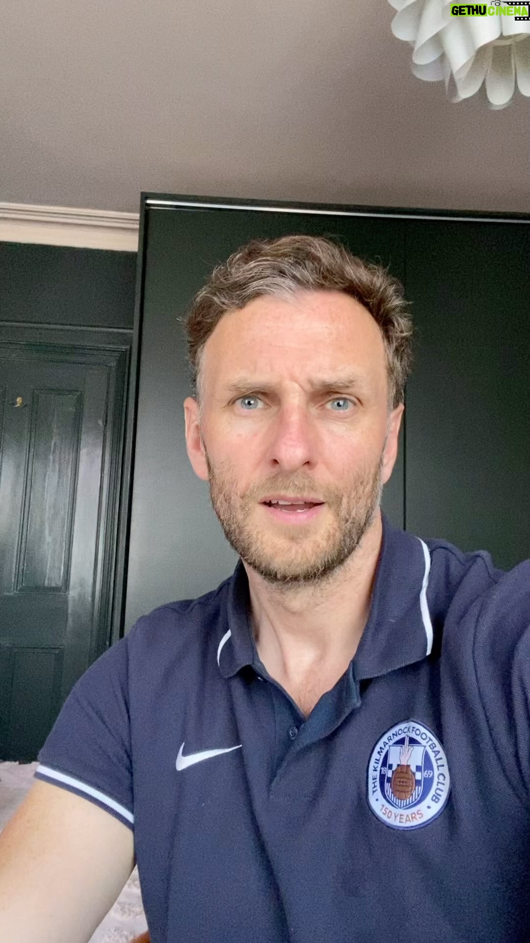 Steven Cree - 3.5K Likes - Jumping out a plane finally for charity!!! @international_animal_rescue please go to the link on my bio to find out more and to donate if you like!! Thank you!! Arghhhhh!
