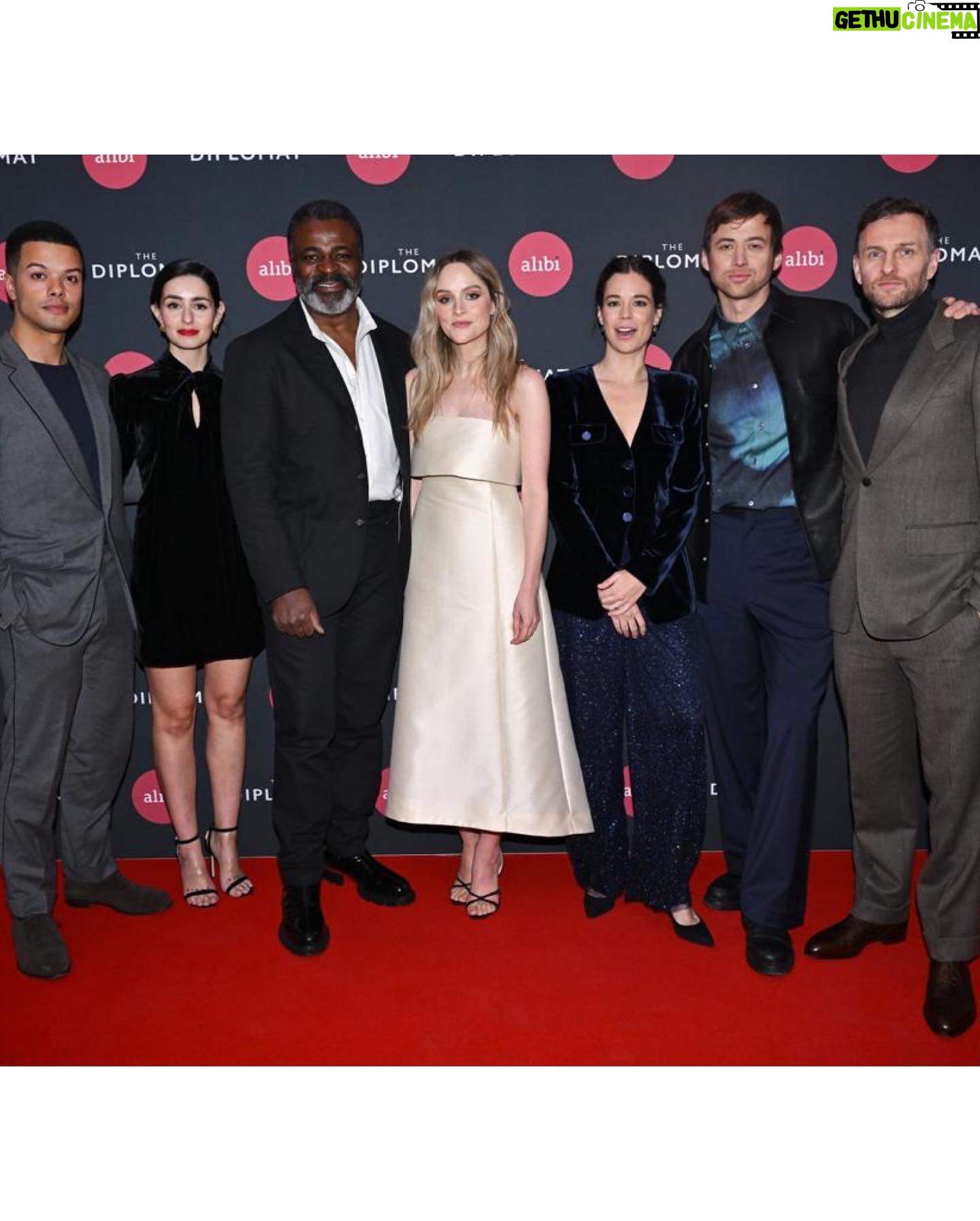 Steven Cree - 4.4K Likes - Premiere screening of The Diplomat last week at the Battersea Old Power station.
Stying by @styleanderror
Suit - @edwardsexton
Shoes - @georgecleverley
Knitwear - @johnsmedleyknitwear
Photos @jveyseyphoto @shuttterstockimages
@alibichannel @world_productions_ @bbcstudios @skytv @virgin
@sophiesophierundle @laiacosta_ @dylbrady @philipp.boos @serenamanteghi @danny.sapani