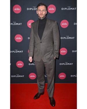 Steven Cree Instagram - Premiere screening of The Diplomat last week at the Battersea Old Power station. 
Stying by @styleanderror 
Suit - @edwardsexton 
Shoes - @georgecleverley 
Knitwear - @johnsmedleyknitwear 
Photos @jveyseyphoto @shuttterstockimages 
@alibichannel @world_productions_ @bbcstudios @skytv @virgin
@sophiesophierundle @laiacosta_ @dylbrady @philipp.boos @serenamanteghi @danny.sapani