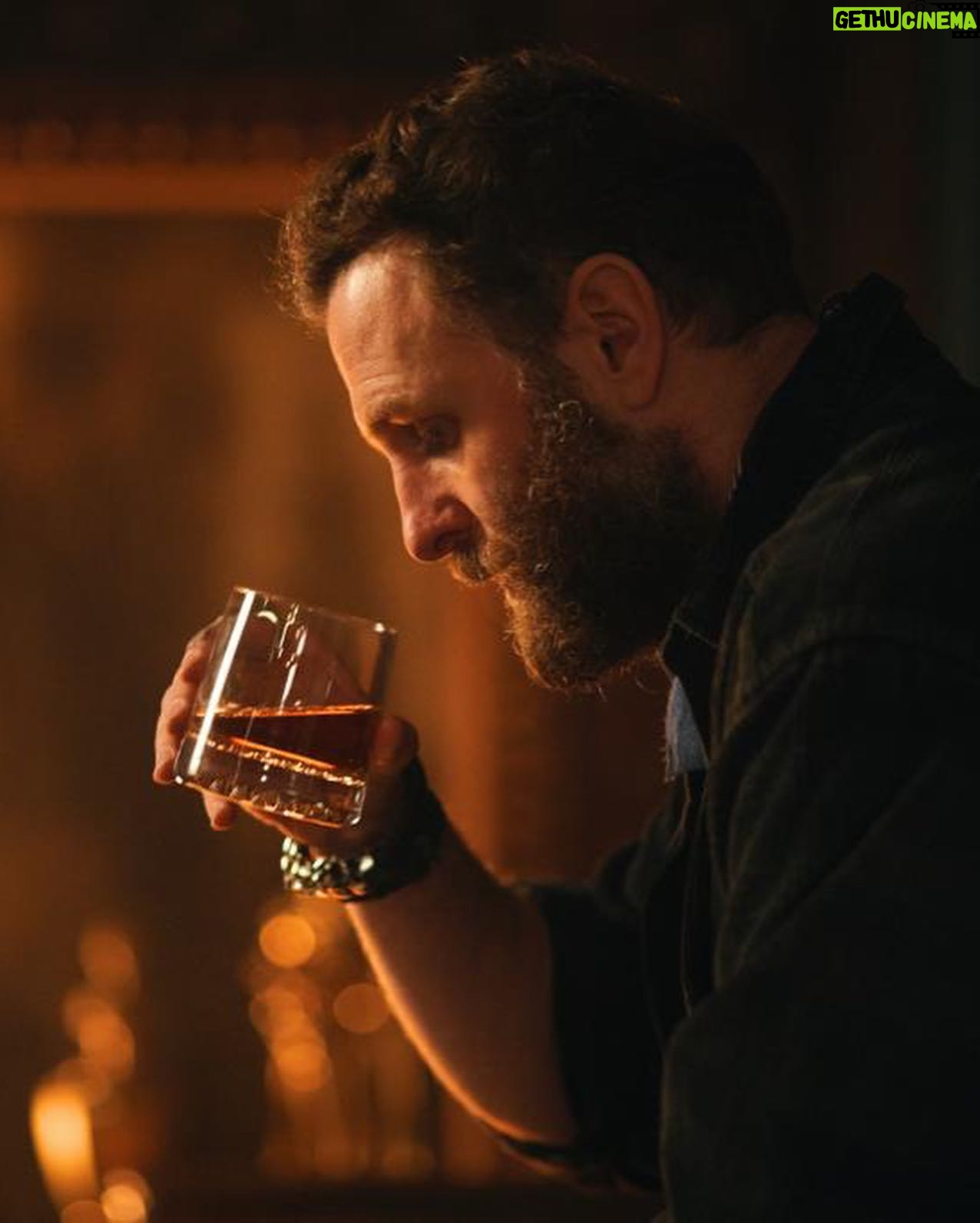 Steven Cree - 7.7K Likes - All episodes of the final season of @adiscoveryofwitchestv are now available on @skytv & @nowtv !
The ‘middle finger/bird’ photo and other cool ‘mood’ shots by @charliesurbey
@shudder @amcplus @sundancenow @debharkness ..you legend! @bad_wolf_tv @olivierhuband #Adiscoveryofwitches #Gallowglass