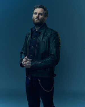 Steven Cree Instagram - All episodes of the final season of @adiscoveryofwitchestv are now available on @skytv & @nowtv ! 
The ‘middle finger/bird’ photo and other cool ‘mood’ shots by @charliesurbey 
@shudder @amcplus @sundancenow @debharkness ..you legend! @bad_wolf_tv @olivierhuband  #Adiscoveryofwitches #Gallowglass
