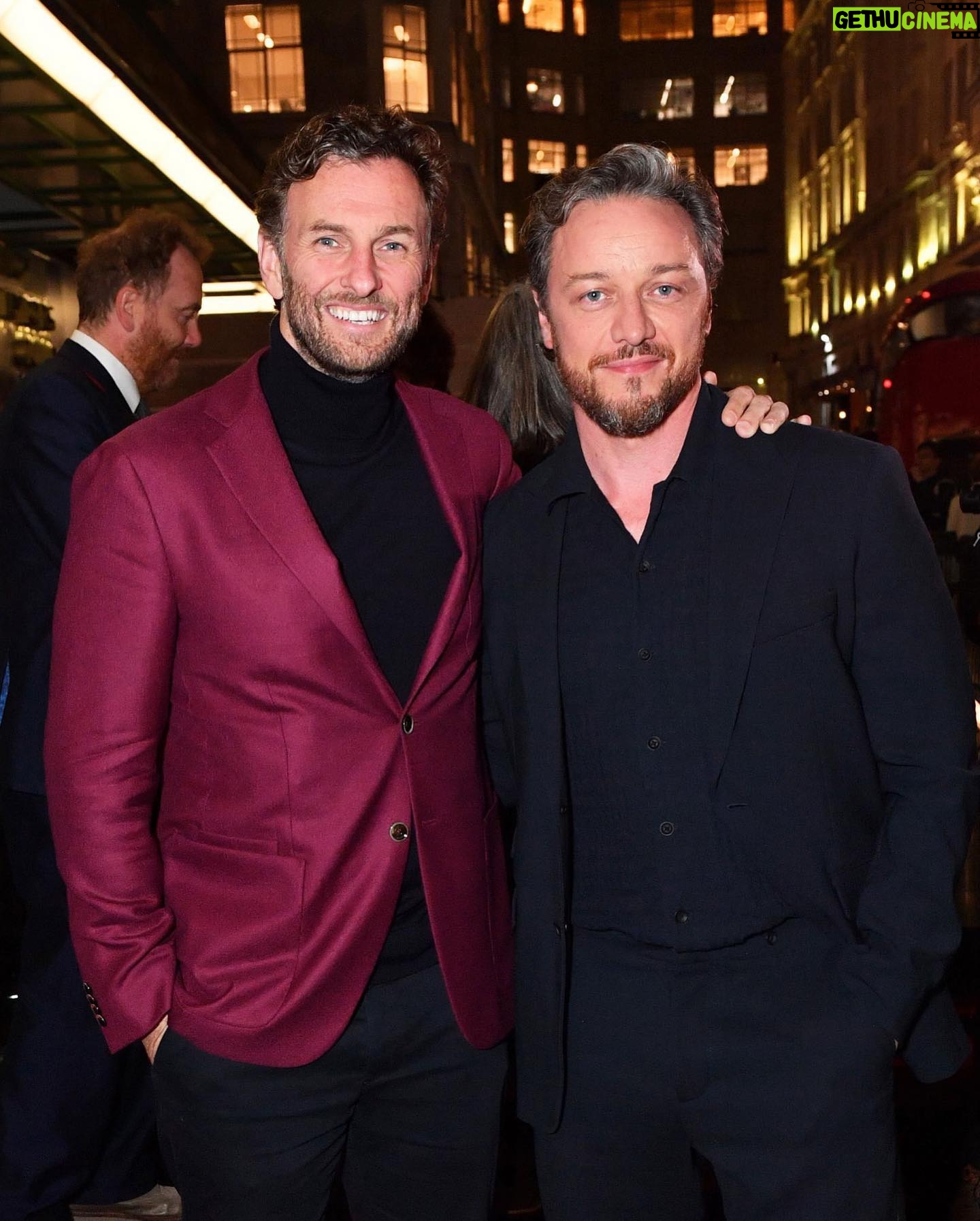 Steven Cree - 6.3K Likes - Press night at Sunset Blvd, London.
Absolutely incredible show. Powerhouse performances from @nicolescherzinger and @realtomfrancis . The whole cast is absolutely sublime. One of the best shows I’ve ever seen. Get a ticket if you can. @jamielloydco
Threads by @tommythetailorr
@scabal