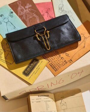 Stuart Vevers Instagram - 😊👜😍👛😃👝 #coacharchive 

📸: Aaron Richter @aaronrichterstudio