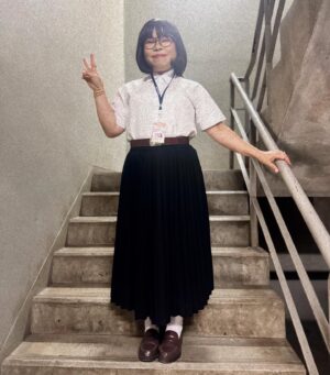 Sudarat Butrprom Instagram - เรียนไปปวดหัว มีผัวรึยัง 📗📘📕😁📓📰📗👍🏻🗞️📒📘