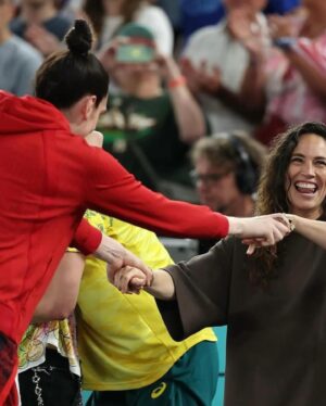 Sue Bird Instagram - SHE A FAN SHE A FAN SHE A FAN(antic)