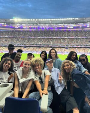 Sue Bird Instagram - SHE A FAN SHE A FAN SHE A FAN(antic)