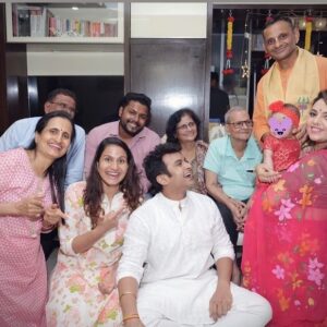 Sugandha Mishra Instagram - "Celebrating our baby girl's first taste of solid food with the warmth & Blessings of family at home. May Annapurna Ma bless her with health, happiness, and a lifetime of prosperity 🙏🧿
#firstfood #annaprashan #blessed #babygirl #food #pooja #home #family #blessings #ma #ganpati #home #decor #solid #baby