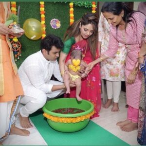 Sugandha Mishra Instagram - "Celebrating our baby girl's first taste of solid food with the warmth & Blessings of family at home. May Annapurna Ma bless her with health, happiness, and a lifetime of prosperity 🙏🧿
#firstfood #annaprashan #blessed #babygirl #food #pooja #home #family #blessings #ma #ganpati #home #decor #solid #baby