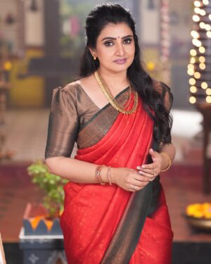 Sujitha Instagram - Red and vibrant vibe ✌️

Photography @anandan_narayanan 
Saree from @rs_fashionss_ 

#sujitha #latest #photooftheday #instagram #instadaily #post #show #cookwithcomali #chennai #photo #photography