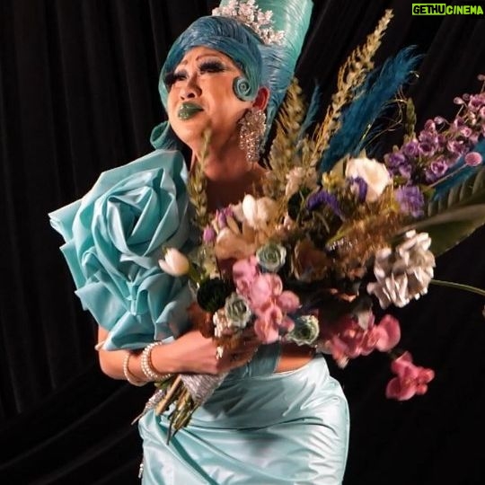 Suki Doll - 3.5K Likes - Your new "Miss Fan Favorite"
.
Glad to be your new Miss Fan Favorite and Miss Best Actress, jokes aside Drag is all about the fun and entertainment. Enjoy our art and our performances it does no harm to anyone. We just want to share our passion and art form! 💛
Thank you to @oxide_design_floral for the gorgeous bouquet that is going through my rough shaking!
.
Video by @jocelynleduc_
(Direction Editing Motion Design)
DOP by @jeansebastiensenecal
Outfit by @_thesukidoll
Styling by @poe.mtl
Hair by @petula_claque
MUA by @_thesukidoll
.
#thesukidoll #misscongeniality #dragfun