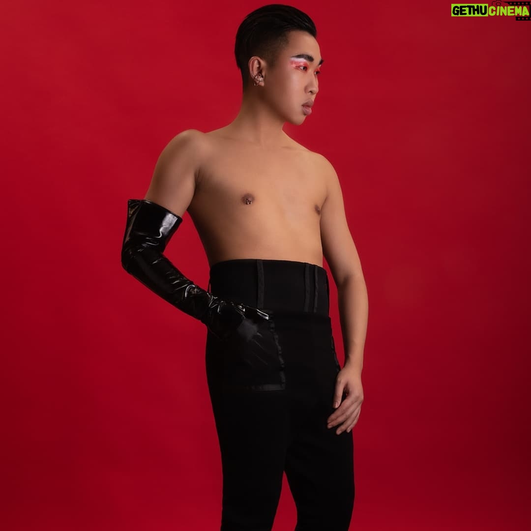 Suki Doll - 3.6K Likes - ADORE
.
Sometime I am your masc queen 😵 wearing our Adore High waist lounge pants! Making me feel all the fantasy tonight 🖤
.
Shooting Creative Director & Video by @jocelynleduc_
Photo by @jeansebastiensenecal
Styling by @poe.mtl