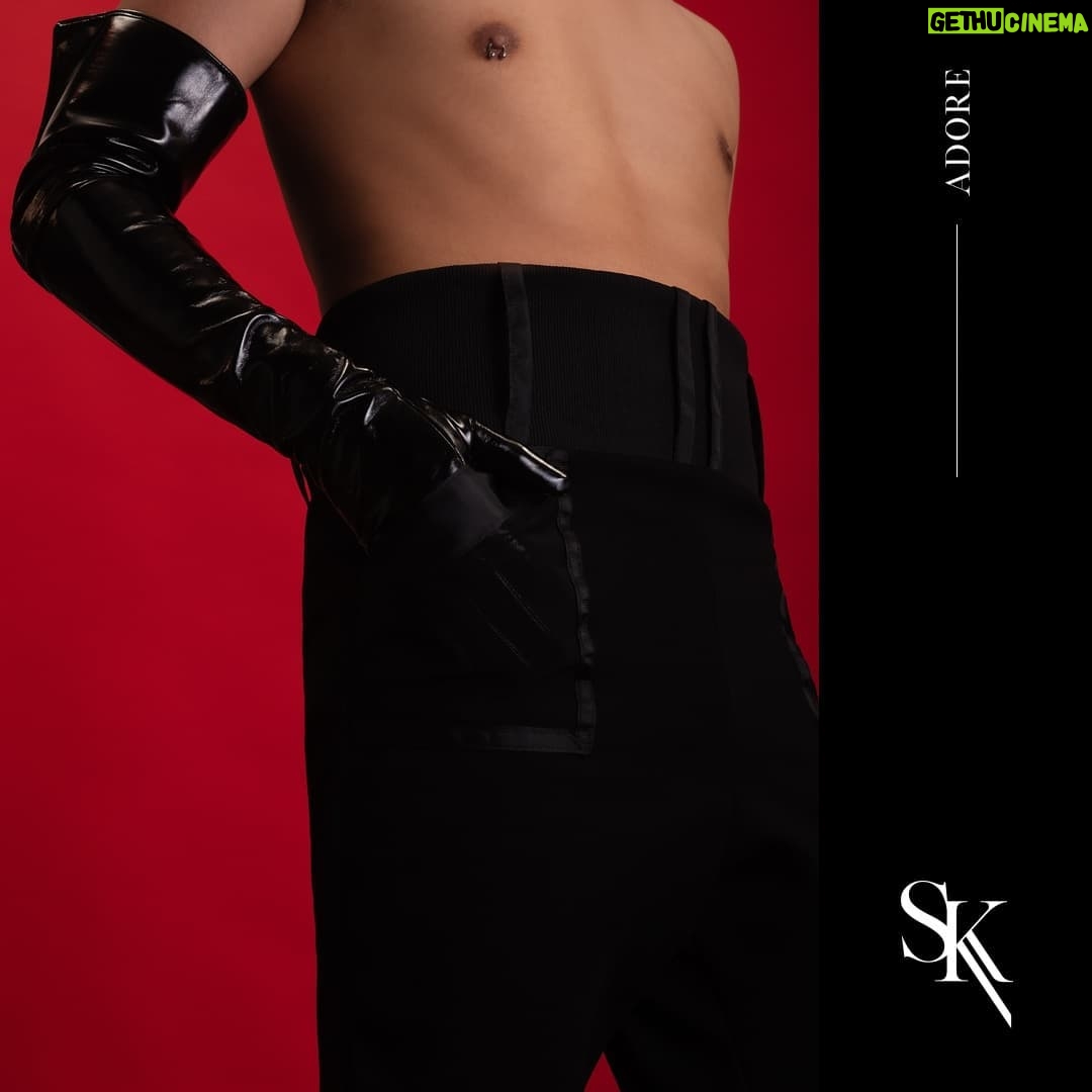Suki Doll - 3.6K Likes - ADORE
.
Sometime I am your masc queen 😵 wearing our Adore High waist lounge pants! Making me feel all the fantasy tonight 🖤
.
Shooting Creative Director & Video by @jocelynleduc_
Photo by @jeansebastiensenecal
Styling by @poe.mtl