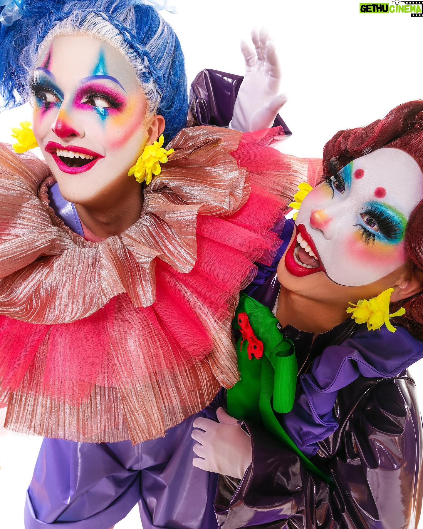 Suki Doll - 5.2K Likes - We lost a pal on the way, but we did it, we survived the Rusical @_thesukidoll 💖 with 2 roles that we didn’t really want, but that we made our own 🤡 ICONIC 🤡
Our sister @oceaneaquablack4 🤡 this is just the beginning!
I want to thank specially these 2 people here ➡️ It’s such a pleasure to work with them creating content for you all! Go give some love to the team behind these and many photos to come :
Photo by @jeansebastiensenecal
Styling and outfit by @poe.mtl
#canadasdragrace #cravecanada #underthebigtop #bingbangbong #clowns