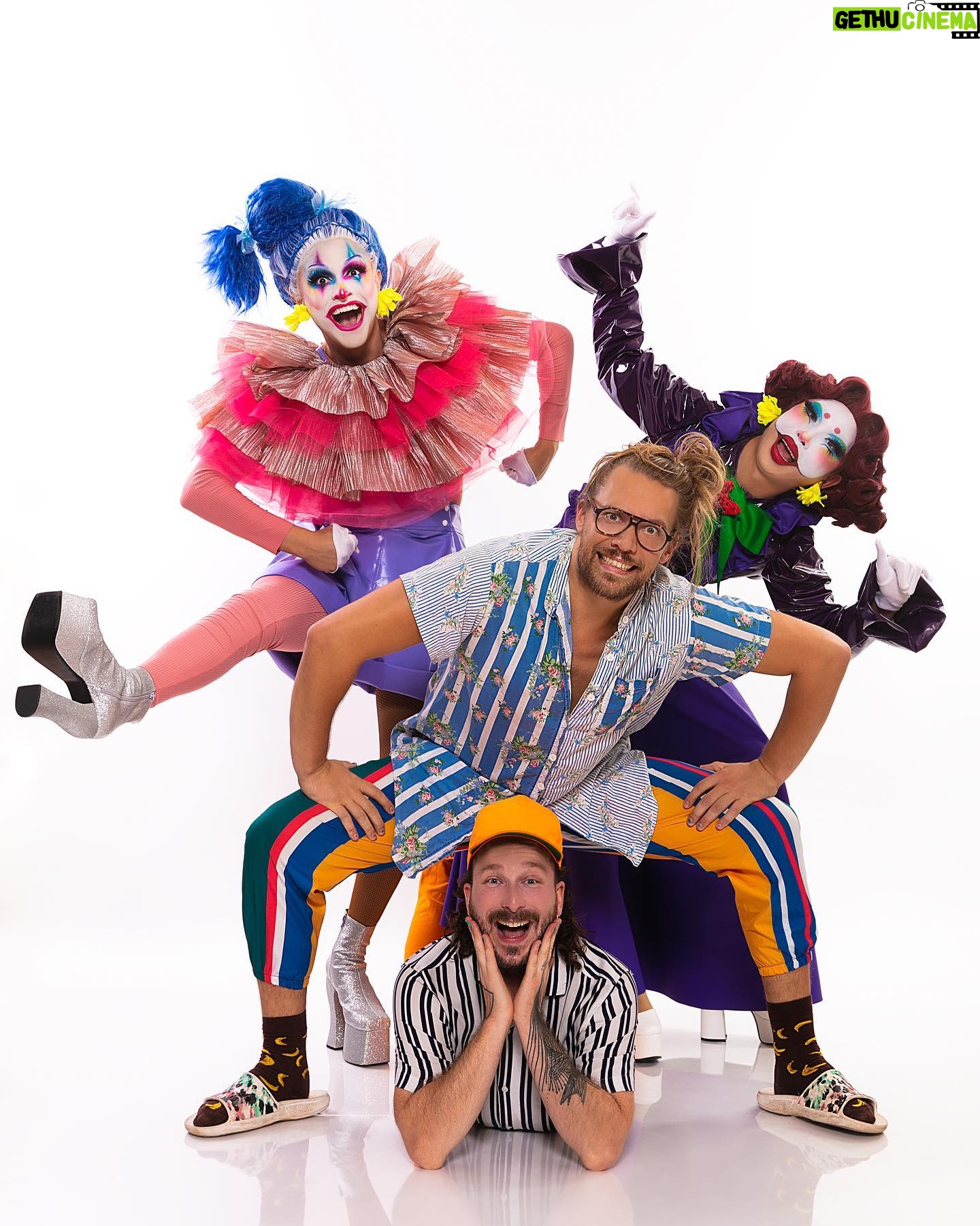 Suki Doll - 5.2K Likes - We lost a pal on the way, but we did it, we survived the Rusical @_thesukidoll 💖 with 2 roles that we didn’t really want, but that we made our own 🤡 ICONIC 🤡
Our sister @oceaneaquablack4 🤡 this is just the beginning!
I want to thank specially these 2 people here ➡️ It’s such a pleasure to work with them creating content for you all! Go give some love to the team behind these and many photos to come :
Photo by @jeansebastiensenecal
Styling and outfit by @poe.mtl
#canadasdragrace #cravecanada #underthebigtop #bingbangbong #clowns