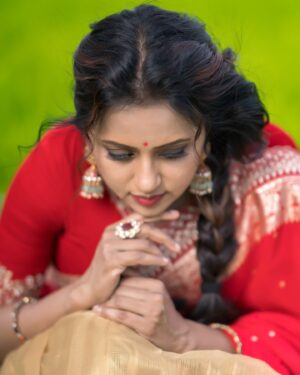Suma Kanakala Instagram - You’re going to be a happy person, when you love yourself❤️💫
.
styled by @stylebyannapurna 
styling team @I.deekshasetti

Wearing @diva_designer_studio_
Jewellery @alluringaccessories.a2 

Makeup @madhu_derangula 
Hair @koduruamarnath 

Photography @valmikiramuphotography 

#Suma #sumakanakala #anchorsuma #photography #kanakalasuma #photoshoot #Photo