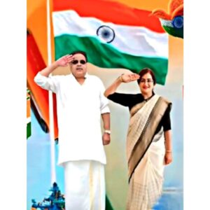 Sumalatha Instagram - ಸಮಸ್ತ ಜನತೆಗೆ ಸ್ವಾತಂತ್ರ್ಯ ದಿನಾಚರಣೆಯ  ಶುಭಾಶಯಗಳು.

Happy #IndependenceDay to all!

As the tricolour waves in our hearts, we are reminded of the bravery and determination of our freedom fighters, who laid the strong foundation of our nation with their sacrifices. Let’s come together to build a prosperous and developed India by 2047. 🇮🇳

#IndependenceDay2024 #viksitbharat2047 
#rebelstarambareesh
#DrRajKumar #DrVishnuvardhan #DrAmbareesh