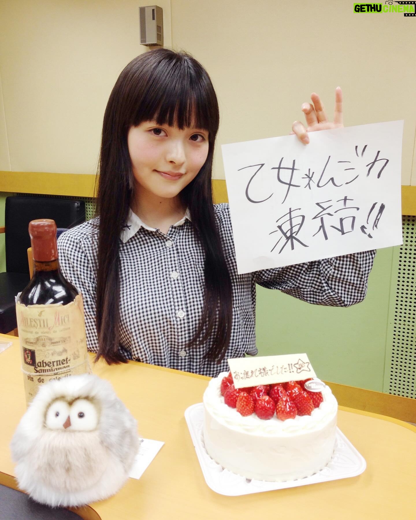 Sumire Uesaka - 46.7K Likes - もくようび〜!
そしてこんにちは8月〜!!
皆さま、すこやかにお過ごしですか?
ついに…インスタグラムの投稿が1000になりました!
1000キタ━━━━(゚∀゚)━━━━!!
あらためまして、私の日記のごときアカウントをいつも見てくださって、ありがとうございます!いいねやコメントもとてもうれしく見ておりますよ!
昨日エックスで何となく何を載せようか募ってみたのですが、なつかし系のお写真を引っ張りだしてみることにしました!なつかしーい!
この頃はそれほどお写真を撮ってなかったのですが、いやあ撮っておくべきですね…!想い出いろいろです!
ということで、これからものんびりまったり更新ではありますが、仲良くしてくれたらとてもうれしいのですよ!
よろしくお願いしますねっ(*´∀`*)
それでは皆さま、本日もすこやかにまいりましょう〜!
夜はなおぼうの生放送におじゃましますよ!!楽しみ〜!
#上坂すみれ