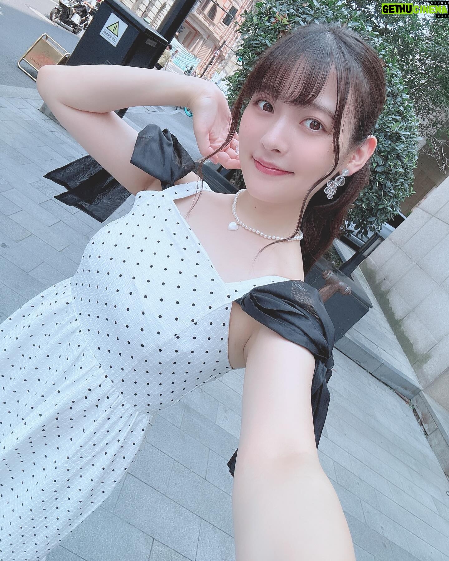 Sumire Uesaka - 39K Likes - きんようび〜!
皆さま、今週も大変おつかれさまでしたっ!
上海の街を少し散策したときのお写真です〜っ!
それはそれは超高級な、蟹と蟹味噌をふんだんに使ったラーメンをいただいたのですよ…!濃厚!幸せの味!!
私の大好きなレトロ公衆電話にも遭遇できました!カワイイ!
さて、あしたは横浜でのトークイベント、日曜は名古屋・大阪でリリースイベントですっ!
同志の皆さまに会えるのがたのしみ〜っ!
美味しいものもたべるぞ〜っ!
それでは皆さま、体調に気をつけて、すこやかな週末を過ごしましょうねっ!
#上坂すみれ