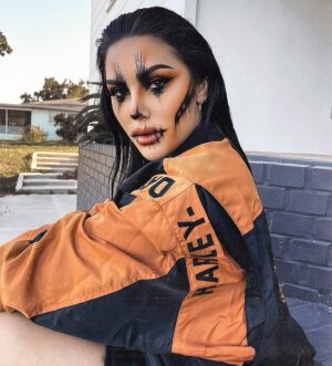Summer Mitchell Instagram - soft launch 

#allhallowsvieve 
@glossgenius #glossgenius #hallowgenius