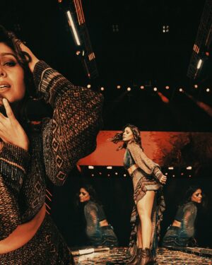 Sunidhi Chauhan Instagram - Performing at YTFF was pure ecstasy! 
I’m beyond grateful for the unforgettable experience and the incredible energy from everyone who was there. 
Thank you all for making it a time to remember!

Styled by @saumyathakur 
#styledbysaums 
In 
Outfit @nikitamhaisalkar
Rings @misho_designs
Earrings @theetherealstore_ 
Boots @saintgworld 
Style Asst. @pareenaaahhh

Glam
MUA @makeupbyshikhamishra
Hair @hairstylistmanju

@youtubeindia @youtubefanfest 

#sunidhilive #sunidhi #sclive #explore #YTFFin24 #liveperformance
