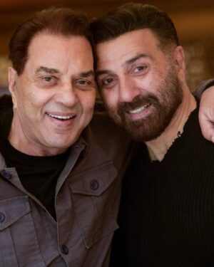 Sunny Deol Instagram - Happy Fathers Day PAPA. Love you ❤️

#HappyFathersDay #FathersDay