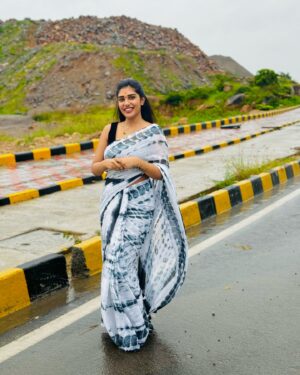 Supritha Instagram - His view ✨🧿🖤

Saree: @mounika_closet ✨