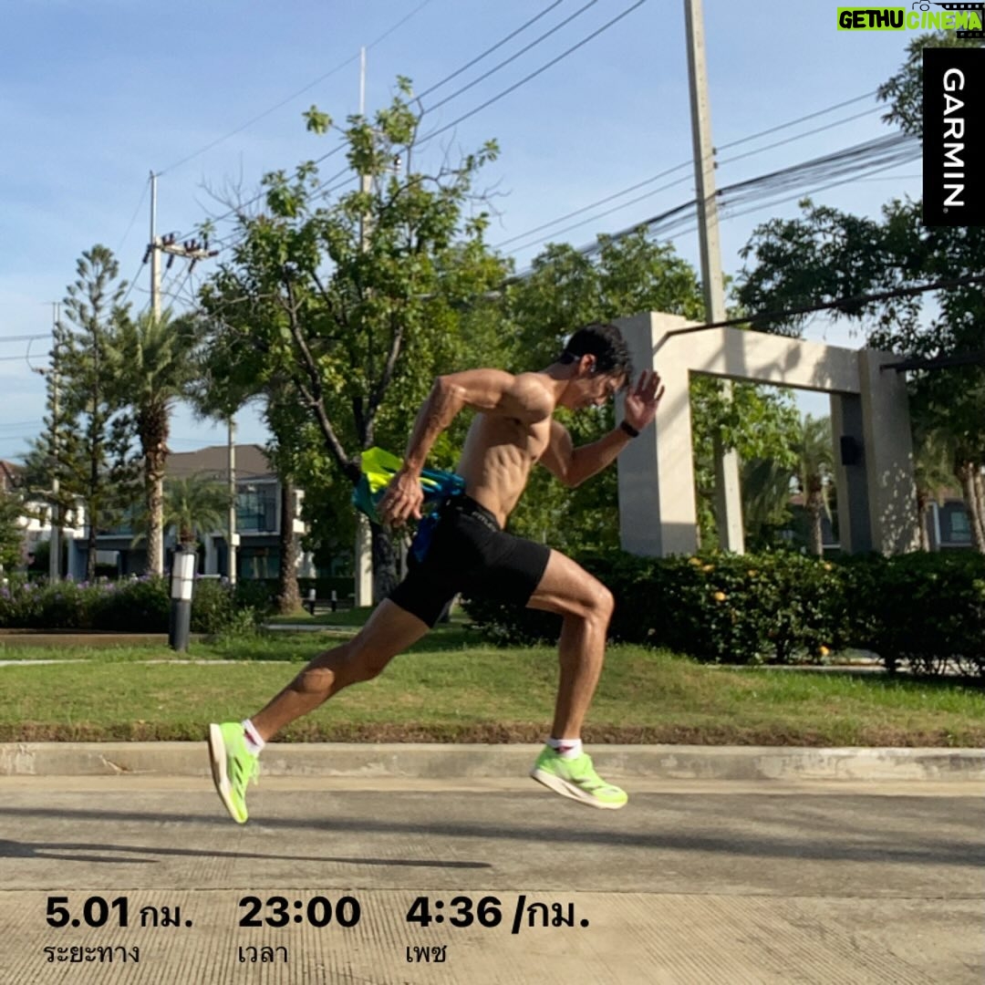 Suriyont Arunwattanakul - 2.2K Likes - เช้านี้ขยี้ที่ 5 Km. ใน Pace ใหม่ ให้เวลาต่ำกว่าเดิมให้ได้ 🎉🎉🔥🔥 สำเร็จแล้วววววว เดิม 25 นาที เป้าหมายคือ 22 นาที ได้มาที่ 23 นาที okok เย้ๆๆๆ 💪💪 ไปต่อครับผม เดี๋ยวจะลองที่ 7 Km. และ 10 Km. ( เพิ่มฝึก Tempo เพิ่มไปด้วย ครับ )