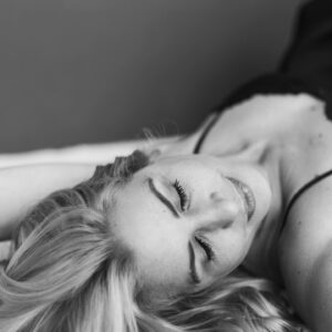 Susan Sideropoulos Instagram - „Beauty begins the moment you decide to be yourself.“ 
(Coco Chanel)

Noch ein paar schöne Bilder aus meinem Shooting mit @liesafuchsfotografie ❤️

Welches gefällt dir am besten? 

#beautybeginswithin