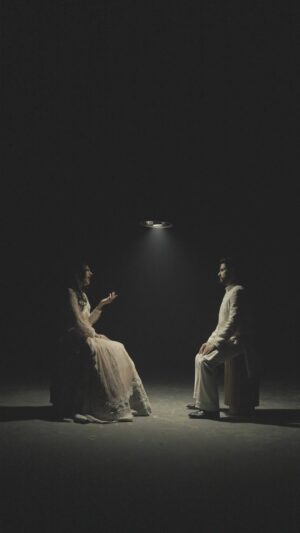 Sushant Divgikar Instagram - #Fabcollab featuring @sushantdivgikr X @bismil.live 
“Distance makes the heart grow fonder” 💔
.
 Pesha-e-Khidmat hai #tujhebhuladiya cover.
This beautiful amalgamation of various elements from us to you. 

Enjoy and let us know what you think in the comments below.
.
Team Bismil 
Outfit - @kanishkmehtadesigns 
Director - @puneetschalana 
Music - @arjitarv 
Concept - @ohrajat 
Special thanks to all the band members and @vibhorhasija @shubhamsharmagaya @yourseventfully 
.
Team @ @sushantdivgikr 
Outfit @riantasofficial
Jewellery @sonisapphire
Styling @jasmeetjasmeet 
@influencercrafter
Make up: @makeupby_elna
Hair @_Himanshikaim_
Exclusively managed by @mangofilmsandproductions @parambirkaur
PR: @newnarrativemedia @parulpparmar @harshhhdesai 

#reels #reelsinstagram #reelsmusic #singer #performer #artistes #reelitfeelit