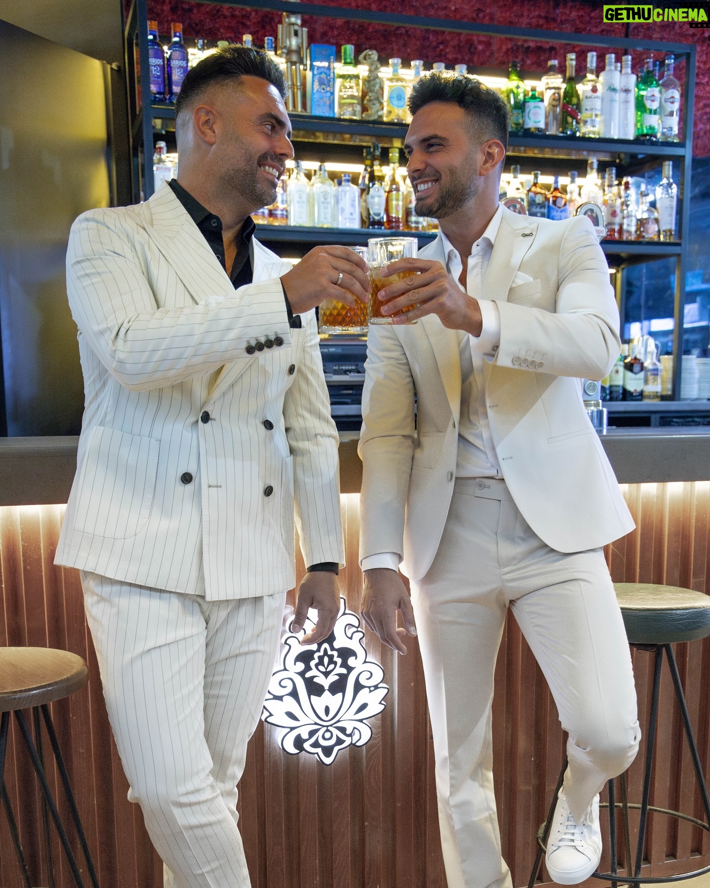 Suso Álvarez - 23.3K Likes - Para los trajes me gusta la perfección, y gracias a mi amigo @david_sotoca la he encontrado.
Todo sus trajes son personalizados y a medida.
Estoy impaciente de contar todos los proyectos que vienen de camino, solo deciros que este grandísimo proyecto acaba de comenzar.
@donfelix_moda 👔
@deliart.x 📸
@uniquecoffeedrink