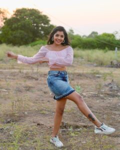 Actress Suveta Shrimpton HD Instagram Photos and Wallpapers July 2024