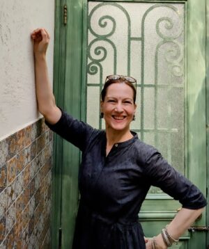 Suzanne Bernert Instagram - Stepping out in style in a beautiful Maxi Dress gifted by #untungindia.
Locations are Bikaner House, Diggin and L'opera in Delhi. It was super hot and I felt classy and relaxed in my grey cotton dress with a Mandarin collar and a slit on one side, buttons and drawstring. Most compliments I got for the print at the bottom of the dress. 
Shoes by #elizabethy and pics by @arjunhardas 
.
.
.
#greydress #arjunhardas #suzannebernert #happytraveller #delhidiaries❤ #alwaysstylish