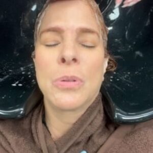 Suzette Bacó Instagram - Extasis orgásmicos en público!! 😂😂😂 
Gracias @jenniferbeautyexpert por consentirme y darme mis rascaitas!! 😍

Si quieres la tuya….
@jenniferbeautyexpert (787-364-3651) ‼️25% si vas de mi parte hasta 30 de sept. 2024. Código: Suzette te ama 😂 (tienes que decirle así, si no, no hay descuento 😉)