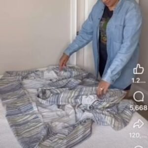 Suzette Bacó Instagram - Hoy toca lavar ropa de cama y doblar…🙄

Como lo hace ella…🥰
Como lo hago yo…🥴

No la soporto!! 😂😂😂😂😂