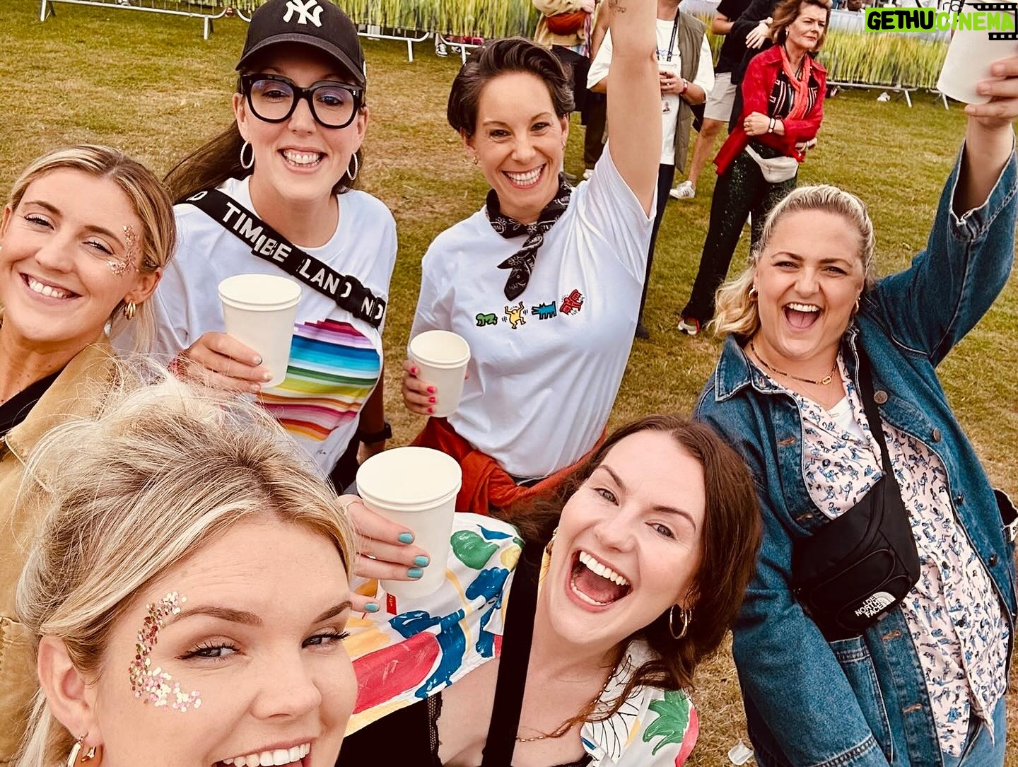 Suzi Ruffell - 4.1K Likes - A wonderful time at Brighton Pride with my best girls.
Yes we did get matching rainbow tattoos.
🌈