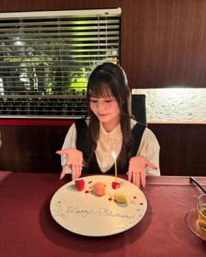 Suzuka Ishikawa Instagram - 本日で22歳になりました🥂

たくさんのお祝いメッセージ、有難うございます💞

時間があっという間に過ぎていく中で

大好きな皆さんに早く恩返し出来たら、
という気持ちでいっぱいです。

いつもたくさんのあたたかい応援を、
本当に有難うございます🎀

22歳の石川涼楓も、
どうぞよろしくお願いいたします🪄