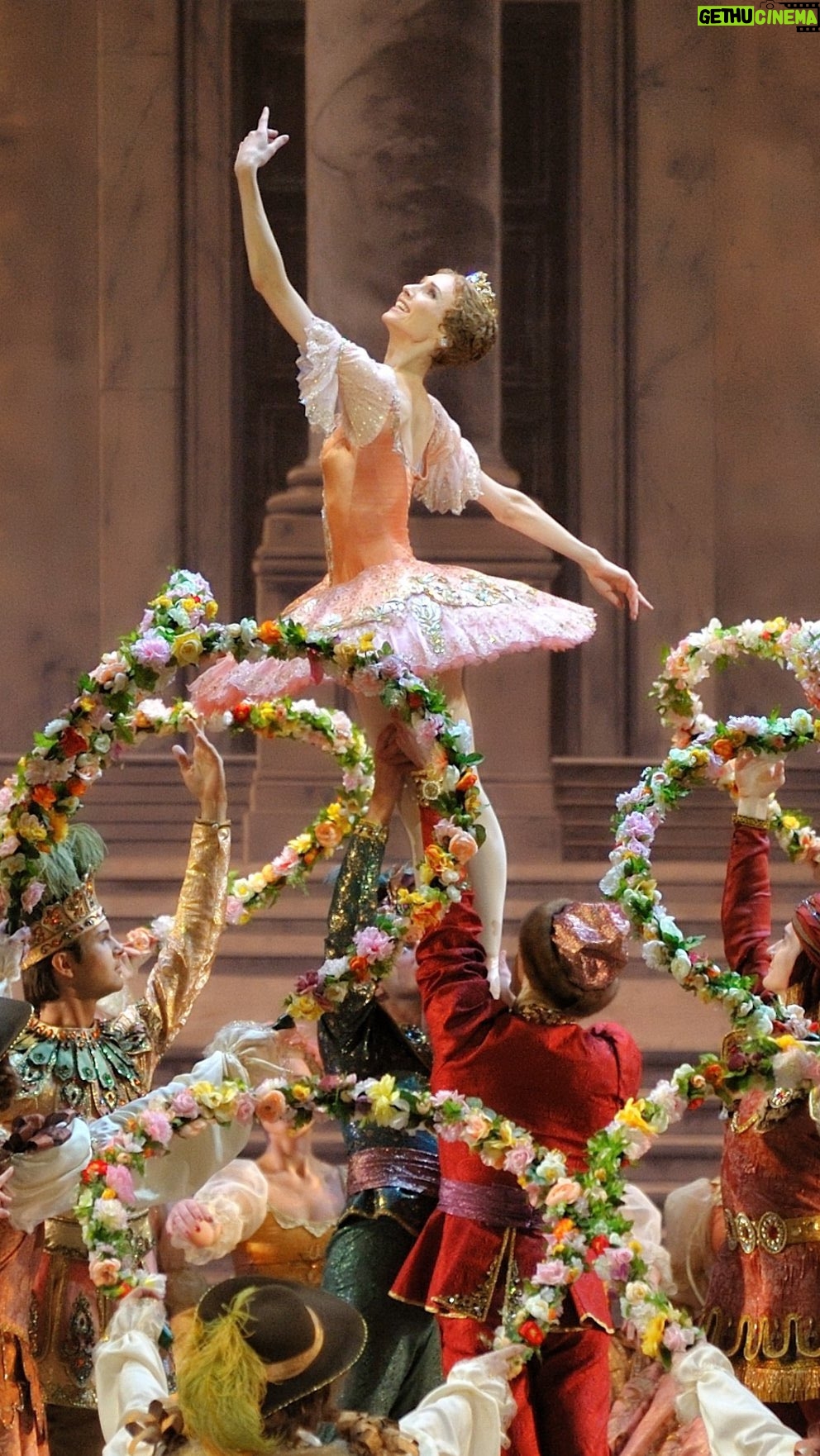 Svetlana Zakharova - 8.3K Likes - Svetlana Zakharova in “The Sleeping Beauty”, Bolshoi Theatre

Follow @operavoci 

#svetlanazakharova
#sleepingbeauty
#bolshoitheatre