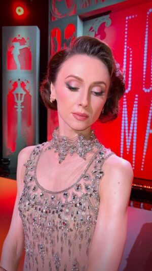 Svetlana Zakharova Instagram - И снова мы снимаем проект «Большие и маленькие» с прекрасной Светланой Захаровой @svetlana_zakharova_official 😍😍😍
@russiaculture 

Makeup by me
Hairstyle by @veraromanenko 
Style @irasvi 
Dress @valentinyudashkin_official 
Jewelry @mercury_russia 

#большиеималенькие #культуратв #твкультура #вгтрк #грим #макияж #сарашерман #гример #светланазахарова #sshermanbeauty