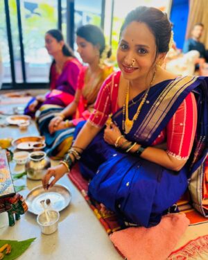 Swanandi Tikekar Instagram - Just a Tuesday in Shravan! 🌸

#mangalagaur #tuesday #shraavan #pooja #anandi #swananditikekar #love #tradition