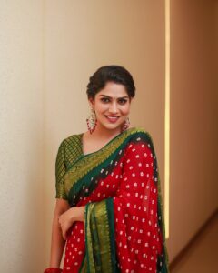Actress Swasika HD Instagram Photos and Wallpapers August 2024