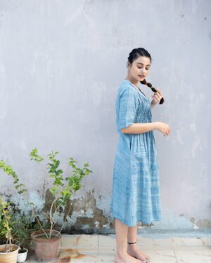 Swastika Dutta Instagram - ডাকছে অকারণ… 😡😍🩵🌱
.
.
.
📸 @ami_baundule 
.
.
.
Wearing @dorji.shantiniketan 
.
.
.
#lovingthelook #livedthelook #hairstyle #dusktodawn #express #actor #sd