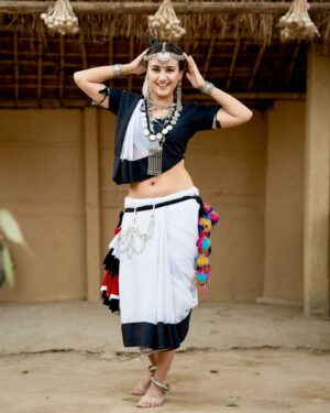 Swastima Khadka Instagram - “Udayo mana” hernu bhayo??
Behuli from Meghauli  releasing on Ghatasthapana 

📸 @keshab.photography