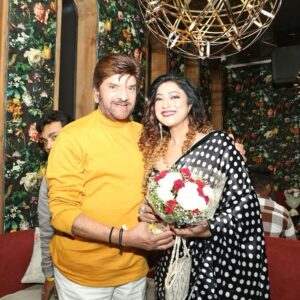 Sweety Chhabra Instagram - Thank you dosto , with your blessings and support the teaser of my four songs has been launched, I will release all the songs soon, and heartfelt thanks to all my respected guests for coming.❤️🙏

And Special thanks to my entire hard working team✌️🫰🤟🫶