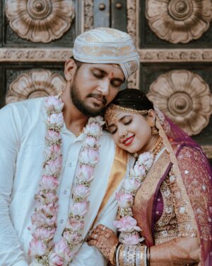 Swetha Khelge Instagram - 10.05.2024🧿❤️

From unknowns to friends, 
To best-friends, 
To girlfriend-boyfriend, 
And now finally husband & wife.
We have come a long way.🥰🧿

8 years of togetherness and a lifetime to go.✨❤️

Saree @ A.S Babu shah
Blouse @l_b_prakash_designers 
Makeup @glitterglowbynandini 
Hair @ramya_hairstylist 
Clicked by @mohan_ankith_photography 
Jewellery @srinivasajewellers @sriganeshjewellers 

#swethakhelge #shwefoundhermadmister #mswedding #weddingbells #weddingphotography #southindianweddings #southindianbride #kannadathi #weddingjewellery #templejewellery #weddingday #weddingdresses #couplegoals #together #togetherforever #love #gratitude #blessed