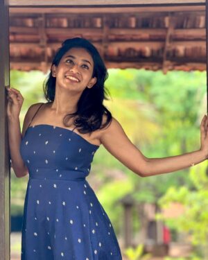 Swetha Venugopal Instagram - Golden hour and good photos🤝

in love with this outfit from  @sindira_by_swethaindiran 💙

PC @vaibhav_murugesan