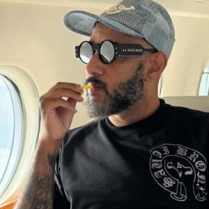 Swizz Beatz Instagram - Fishing is Saudi was wowwwwwww!!!!! 🇸🇦 
Can’t lie I was nervous pulling that sail fish up😮‍💨

This was a full arms workout 😮‍💨

What was your best catch ?
Where was your best location to fish? 

Oh and I love @albaik 😂😂😂😂😂
