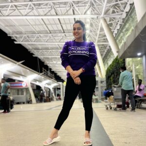 Syamantha Kiran Instagram - However allergic to mornings I’m ,the inner me is always ready for waking up early and travel !! 3 am mode!!! Happy holidays makkale❤️ 

#airportlook #vacationmode #assam #meghalaya #cherrapunji #dawki #vacationvibes #newyearnewme #guwahatifoodie