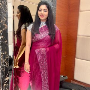 Syamantha Kiran Instagram - Adding shimmers to a Glittery night 🥰