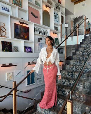 Sydney Martin Instagram - siren summer🤍🌊 @giorgioarmani @armanibeauty 
outfit @prettylittlething 💕

#GiorgioArmaniMare #Armanimakeup #SohoHouseMalibu 
#luxurylifestyle #beautyevent #californiavibes #curlyhairstyles #goodbyesummer
