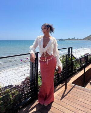 Sydney Martin Instagram - siren summer🤍🌊 @giorgioarmani @armanibeauty 
outfit @prettylittlething 💕

#GiorgioArmaniMare #Armanimakeup #SohoHouseMalibu 
#luxurylifestyle #beautyevent #californiavibes #curlyhairstyles #goodbyesummer